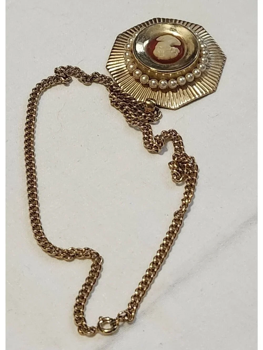 Vintage 1960s Gold Tone Cameo Pendant Necklace Faux Pearl Setting Classic